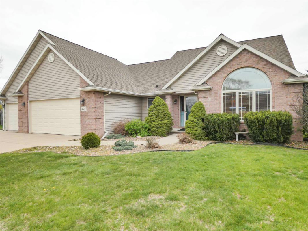 1634 SHALLOW CREEK CT, GREEN BAY, WI 54313, photo 1 of 31