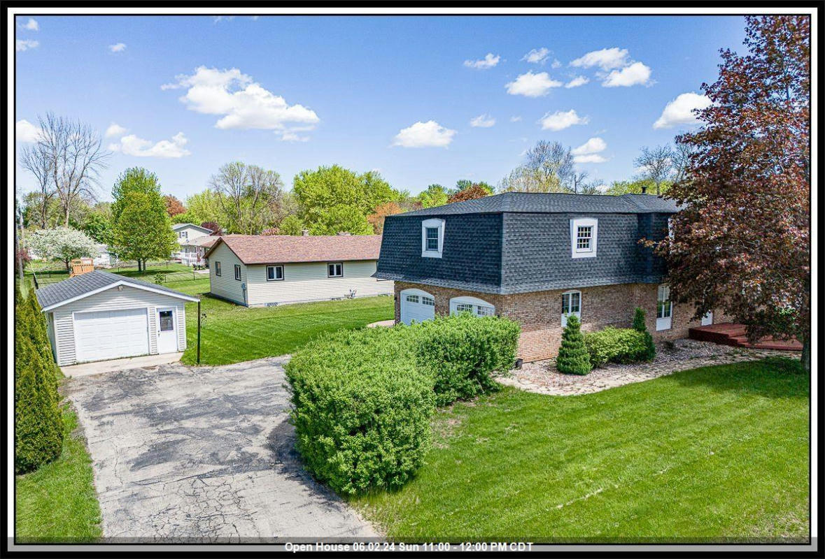 403 W BECKERT RD, NEW LONDON, WI 54961, photo 1 of 45