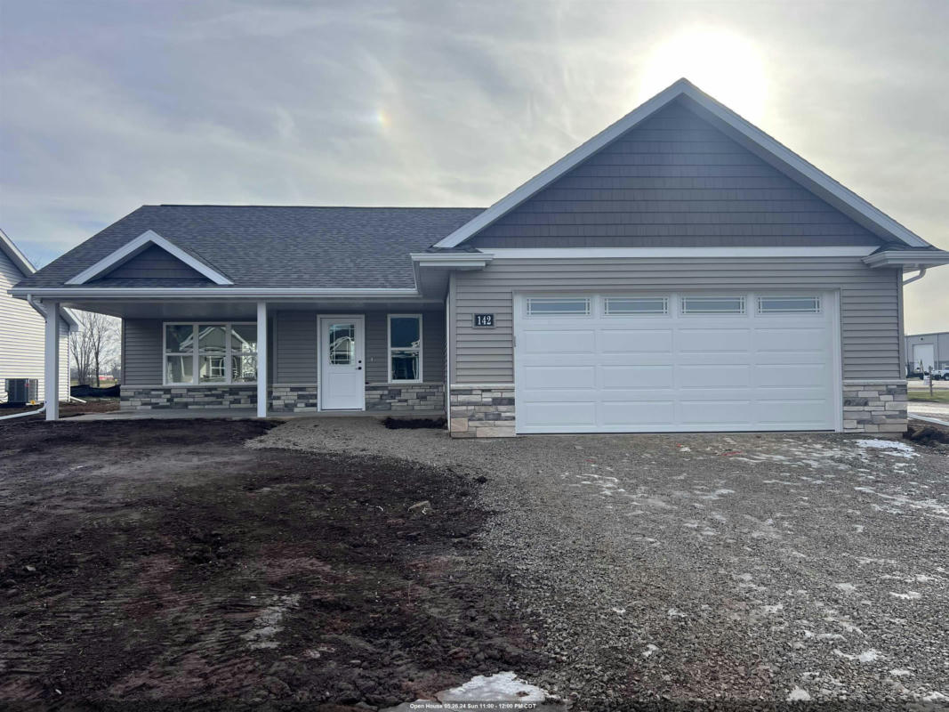 142 GOLF COURSE DR, WRIGHTSTOWN, WI 54180, photo 1 of 20