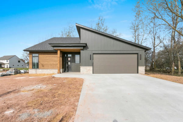 404 RIVERVIEW RIDGE PLACE, COMBINED LOCKS, WI 54113 - Image 1