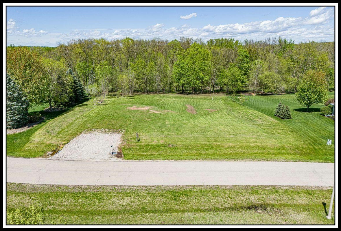 W9008 FOREST RIDGE DR # 5, HORTONVILLE, WI 54944, photo 1 of 35