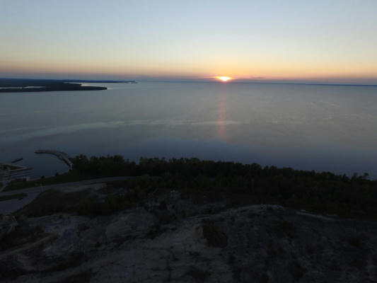 QUARRY BLUFF COURT, STURGEON BAY, WI 54235, photo 5 of 19