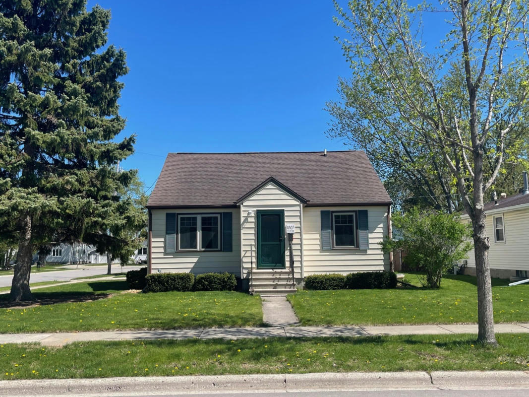 1007 CLEVELAND ST, GREEN BAY, WI 54304, photo 1 of 29